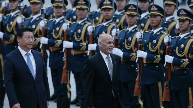 د افغانستان ولسمشر اشرف غني احمدزی د نوي حکومت له جوړېدو راوروسته په لومړي ځل چین ته په رسمي سفر تللی دی.