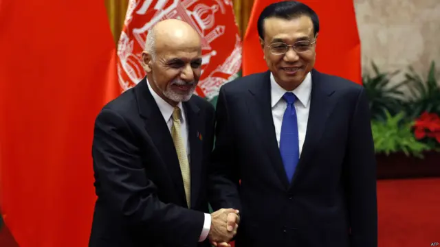 په دغې څلور ورځني سفر کې به چې تېره ورځ (سې شنبه اکتوبر ۲۷مه) پیل شو اشرف غني احمدزی له خپل سیال سره د دواړو هېوادونو تر منځ په بېلا بېلو برخو کې د لا ښې او پراخې همکارۍ په اړه خبرې وکړي.