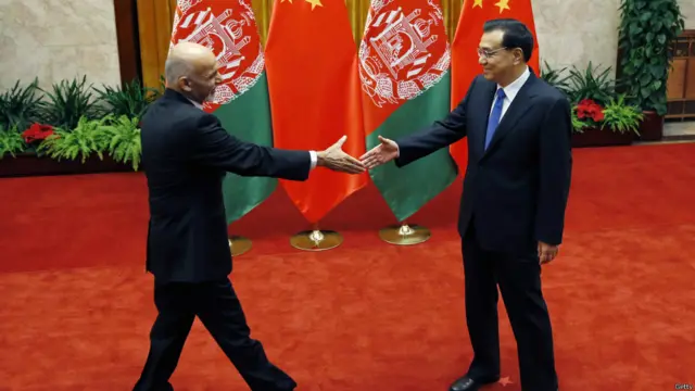 ولسمشر احمدزی به په دغه سفر کې د افغانستان او چین د اړیکو ارزښت، د وریښمو د لارې د بیا جوړیدو او په هغې کې د افغانستان د رول، د ګډو امنیتي ګواښونو او د افغانستان په ملي زیربنایي پلان کې د چین د همکارۍ په اړه له خپل سیال سره خبرې وکړي.