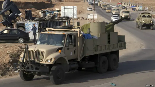 Convoy de militantes peshmergas