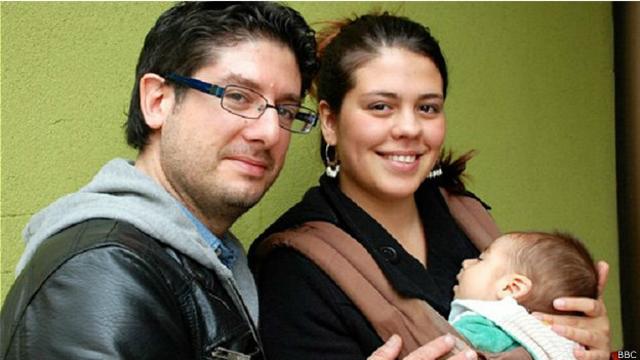 Jorge y Gabriela Riffo decidieron correr el riesgo de usar medicina hecha de marihuana para tratar a su bebé, ante la ineficacia de las drogas tradicionales. El resultado fue increible.