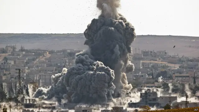 لم تؤد غارات التحالف الجوية المتواصلة على مواقع مسلحي تنظيم الدولة في كوباني إلى صدهم. 