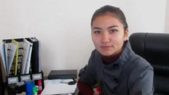 Таттыбүбү болгону жыйырма экиде. Көптөгөн ишкерлерге жумуш берип, кадыресе иш алып барганы менен, өзүн ишкер айым же бизнес вумен деп эсептебейт