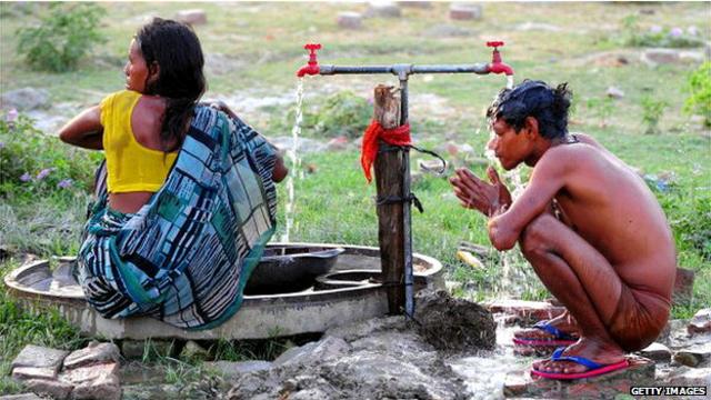印度人認為經期中的女人不能洗澡，並且她們患有貧血症。