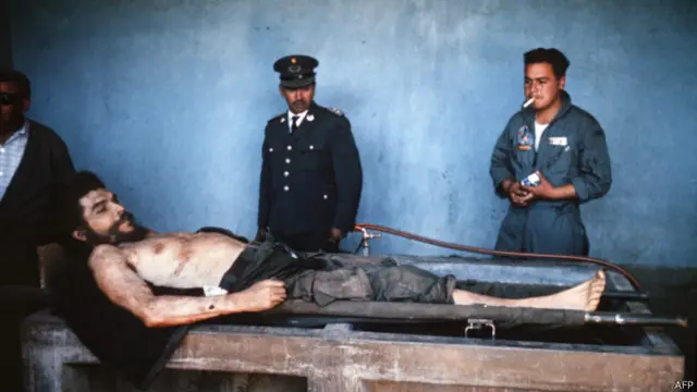 Ernesto Che Guevara muerto en Bolivia.