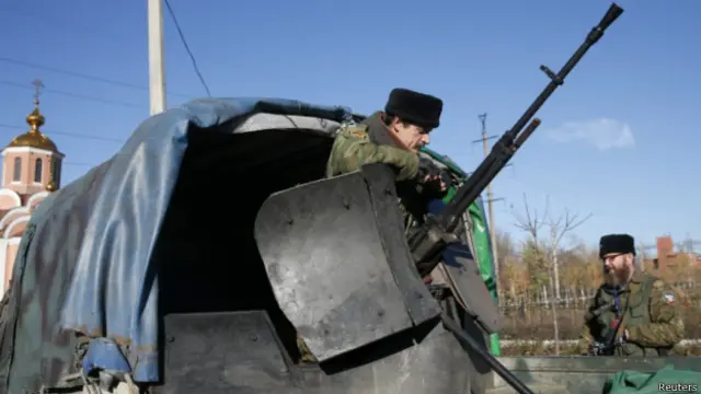 У звіті сказано, що на ситуацію з правами людини на Донбасі впливає присутність великої кількості зброї