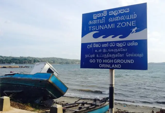 在亭可馬里市海邊,仍可以看到2004年印度洋大海嘯造成破壞。