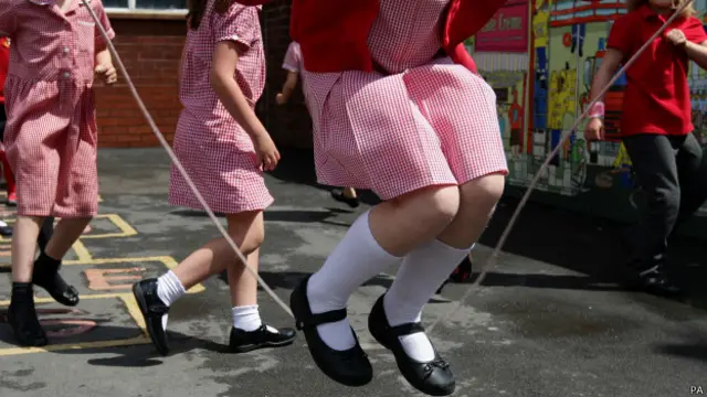 "Tidak bisakah Anda melihat bahwa saya masih anak-anak?"