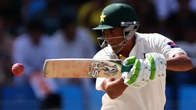 اس میچ سے قبل یونس خان کو میانداد کا ریکارڈ توڑنے کے لیے 19 رنز درکار تھے