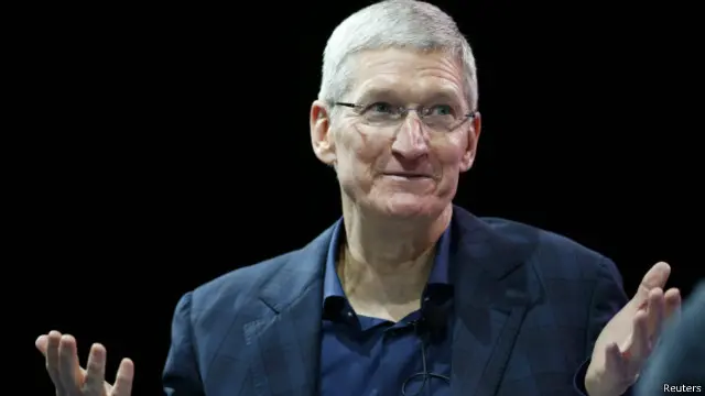 تیم کوک گفت با اعلام هویت جنسیاش میخواهد به آنها که درگیر هویت جنسیشان هستند کمک کند.