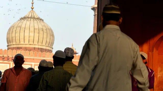 سید احمد بخاری جامعہ مسجد کے تاحیات امام ہیں