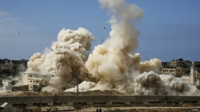 تسعى السلطات المصرية للسيطرة على الوضع الأمني وتجفيف ما وصفته بـ "منابع الإرهاب"