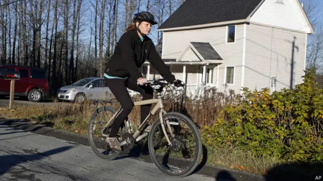 Медсестра на велосипеде