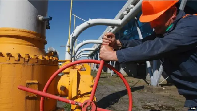 Buổi ký kết thỏa thuận giữa đại diện của Gazprom và tập đoàn khí đốt quốc gia Ukraine Naftogaz