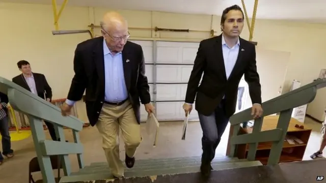 رأی دادگاه به انصراف نامزد حزب دموکرات موجب شد پت رابرتز تنها با یک رقیب که روز به روز محبوب‌تر می‌شود روبرو باشد