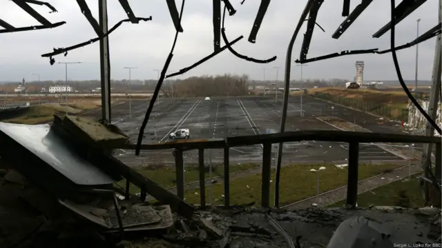 Донецкий аэропорт. Sergei L. Loiko for BBC