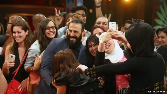 جشنواره سینمایی ابوظبی اکنون مشتاقان فراوانی را به خود جلب می کند. قصی خولی بازیگر سوری مورد توجه فراوان قرار گرفت