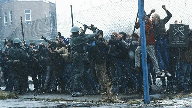 Кадр из телефильма "Нити"