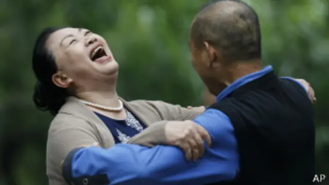 ख़ुश दम्पति