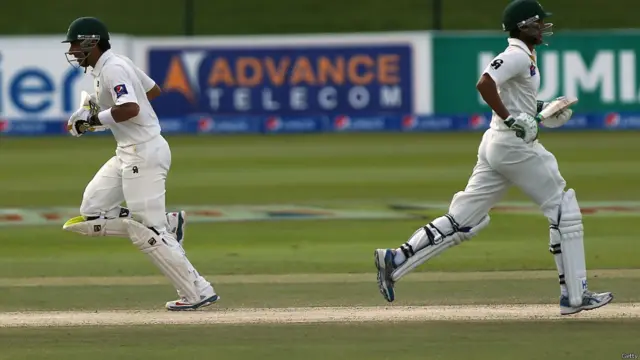 یونس خان اور مصباح الحق کے درمیان 181 رنز کی شراکت ہوئی۔