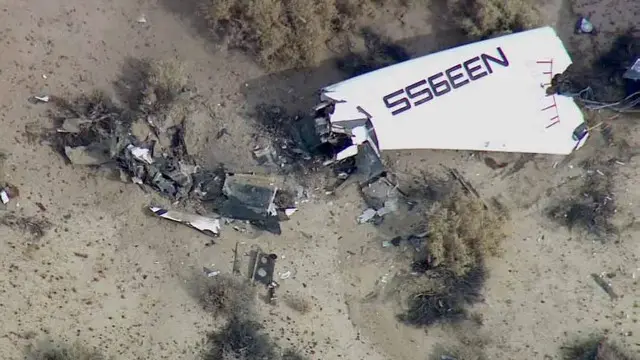 Pesawat itu meledak setelah dilepaskan dari jet kembar pengangkutnya