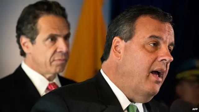 اندرو کوئومو، فرماندار کنونی نیویورک (نفر پشت) باید برای حفظ سمتش رقابت کند، کریس کریستی، فرماندار نیوجرسی، خیر