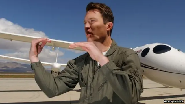 مایکل الزبری کمک خلبان ۳۹ ساله این پرواز در حادثه جمعه کشته شد