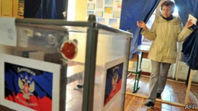 दोनेत्स्क में रूस समर्थक अलगाववादियों ने ''स्व-शासन'' 