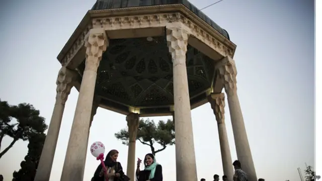 हाफ़िज़ की मज़ार