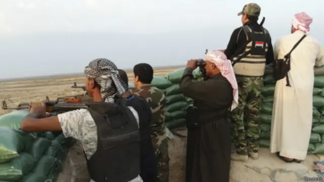 Combatientes tribales