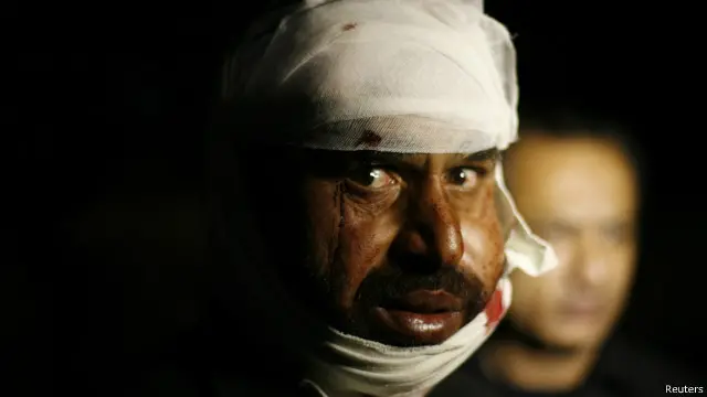 دھماکہ اس وقت ہوا جب لوگ پرچم اتارنے کی تقریب سے واپس جا رہے تھے