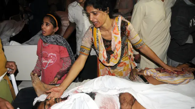 کالعدم تنظیم جماعت الاحرار کے مرکزی ترجمان احسان اللہ احسان نے بی بی سی کے دفتر فون کر کے اس حملے کی ذمہ داری قبول کی ہے۔ یہ تنظیم قبائلی علاقے مہمند ایجنسی میں سرگرم ہے۔ پنجاب کے انسپکٹر جنرل پولیس مشتاق سکھیرا نے مقامی ٹی وی چینل دنیا نیوز سے بات کرتے ہوئے اِس بات کی تصدیق کی کہ دھماکہ خود کش تھا۔