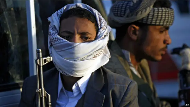 اتهم الحوثيون في بيانهم جهات لم يسموها بالسعي لإبقاء الوضع في البلد مضطربا