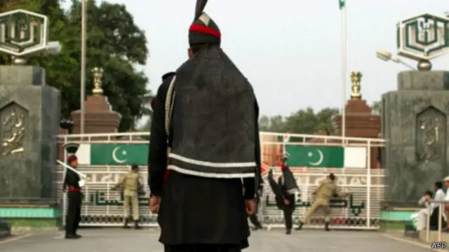 පාකිස්තානය හා ඉන්දියාව අතර පිහිටි 'වගාර්' මුරකපොල්ල