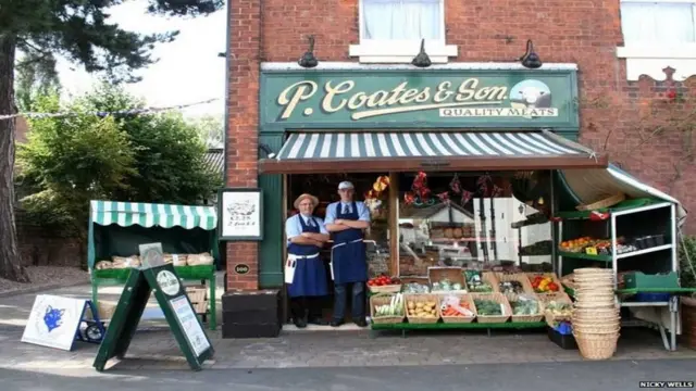 रीडर्स पिक्स, दुकान का फ़्रंट हिस्सा