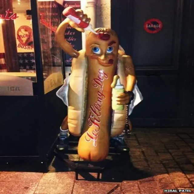 रीडर्स पिक्स, दुकान का फ़्रंट हिस्सा