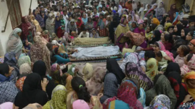 ဗုံးခွဲမှုကြောင့် လူ ၅၅ ယောက် သေဆုံးခဲ့