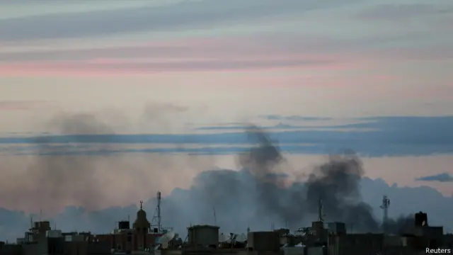 Cortina de humo sobre Bengasi