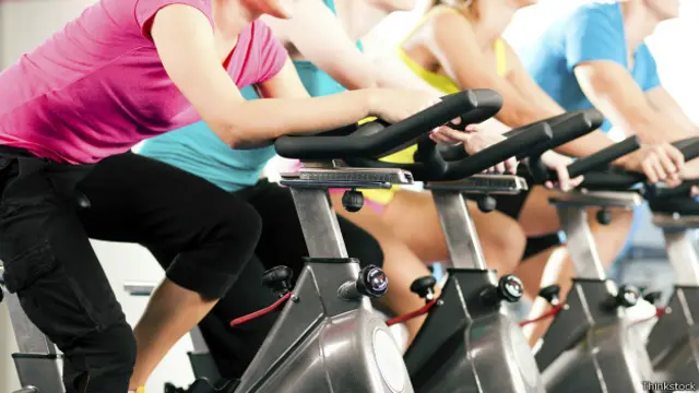 La posición en la bicicleta es fundamental para evitar riesgos en el cuerpo.