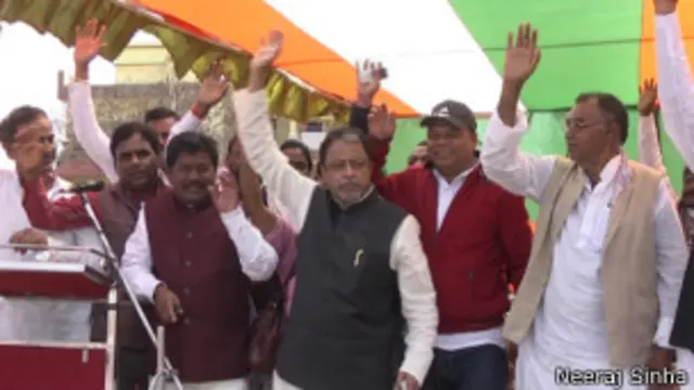 चमरा लिंडा लोकसभा चुनाव में तृणमूल में शामिल थे.