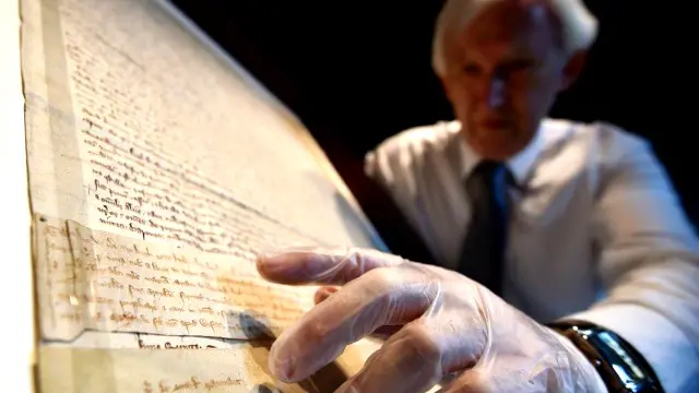 مګناکارټا د آزادو نرانو د حقونو د تضمین سربېره، په فیوډالي حقوقي بنسټونو کې یې هم بدلونونه راوستل.