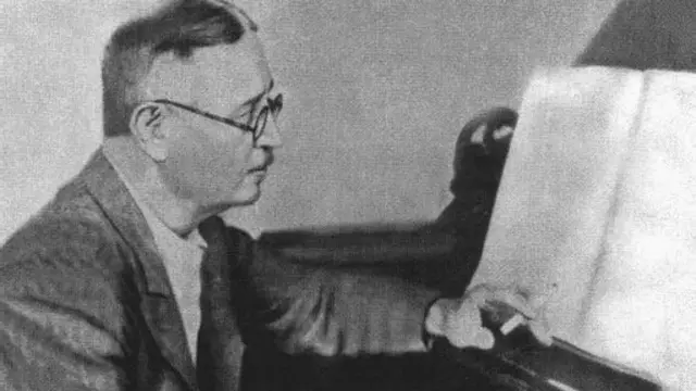 Üzeyir Hacıbəyov özünün məşhur “Koroğlu” operasını yazıb səhnəyə qoya bilmişdi