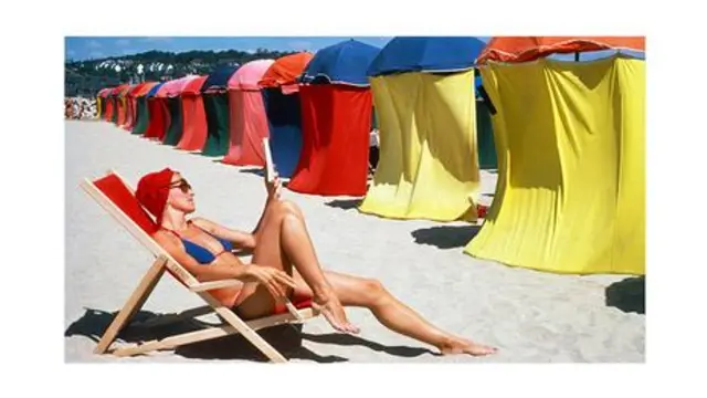 Beach and Woman - Dennis Stock/Magnum Photos
