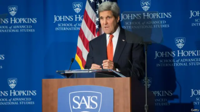 克里在啟程前往中國之前在約翰霍普金斯大學發表了有關美中關係的講話。