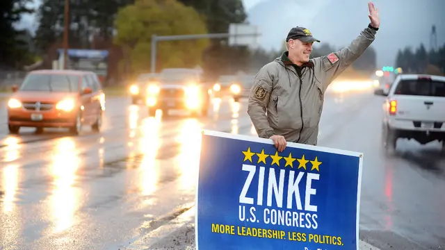 رایان زینکی، کاندیدای جمهوریخواه در کلمبیا هایت به میانه اتوبان رفته تا رو در رو با رای دهندگان آنها را به سوی خود جلب کند. او برای کرسی مجلس نمایندگان رقابت میکند