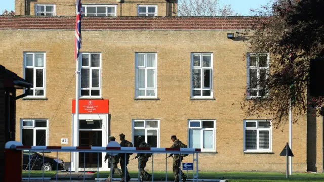 قامت وزارة الدفاع البريطانية بتقديم موعد اختتام الدورة التدريببة للجنود الليبين