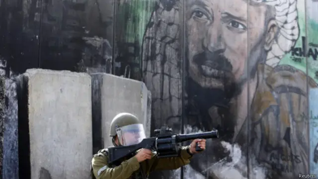 تنش در بیت‌المقدس طی هفته‌های اخیر به شدت افزایش یافته و بارها درگیری‌هایی میان معترضان فلسطینی و پلیس اسرائیل روی داده است