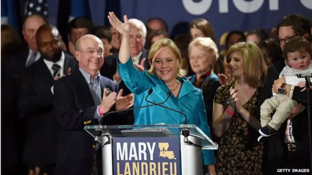 برادر سناتور مری لاندریو شهردار نیواورلئان است. مقامی که پیش از این در اختیار پدرش بوده