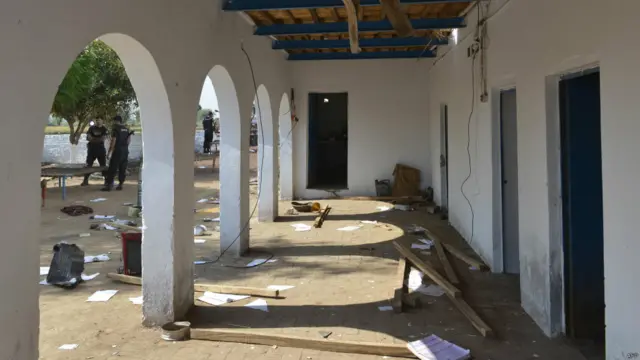 تحقیقاتی کمیٹی کے دورے کے دوران پورے علاقے میں سخت سکیورٹی اقدامات کیے گئے۔