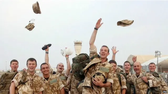 سنہ 2009 میں بسرہ سے نکلنے والے برطانوی فوجی اپنے ملک واپس لوٹے